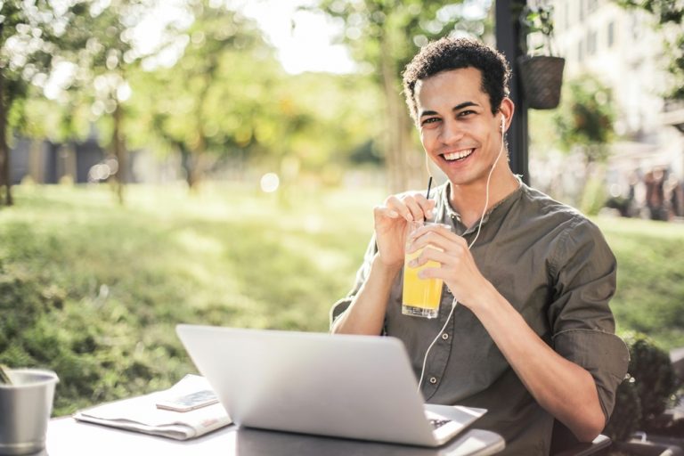 Lire la suite à propos de l’article Le Livre Audio